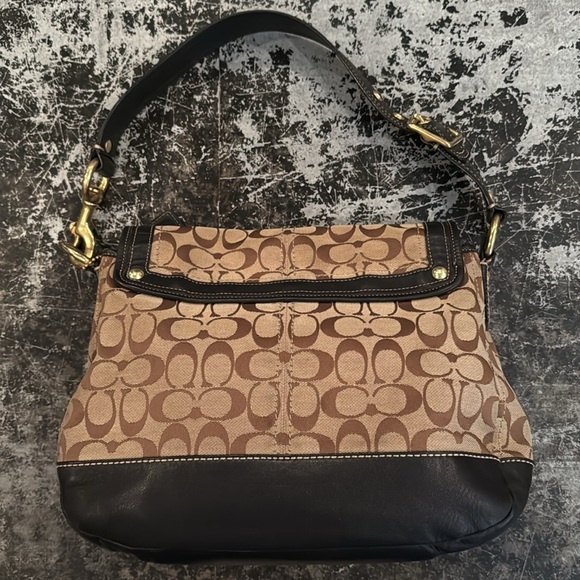 Coach Tan and Black Signature Shoulder Bag - Picture 4 of 8